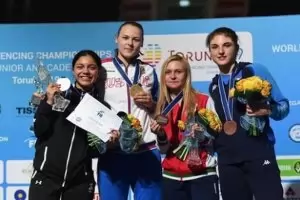 17-годишна спечели първи световен медал за българската фехтовка от 22 г.