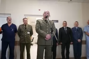 Семейство под риск от коронавирус е настанено във ВМА