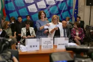 ЦИК изтегли номерата на изборните бюлетини