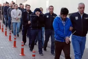 Турските власти задържаха 115 военнослужещи за връзки с Гюлен