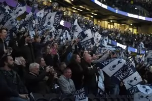 "Тотнъм" започна да наказва правостоящите си фенове