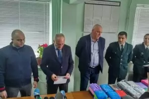 По морето кокаин плава, или голямото нашабляне