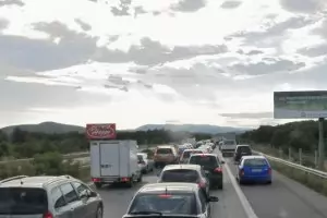 КАТ "видя" само 10 шофьори да карат по аварийната лента 