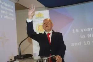 Соломон Паси: В Лондон НАТО обяви Путин за най-голямата заплаха