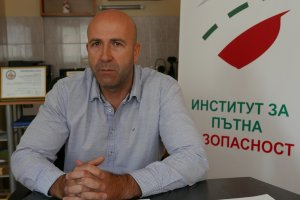 Автошколите в страната излязоха на протест срещу готвените от правителството