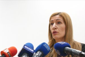 Насред коронакризата Министерството на туризма раздава без обществени поръчки десетки