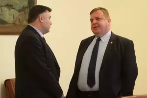 И срещу Каракачанов е внесен сигнал в КПКОНПИ и прокуратурата