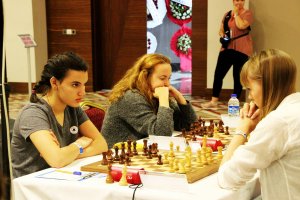  Шахматистката Салимова допусна първа загуба на Евро `19