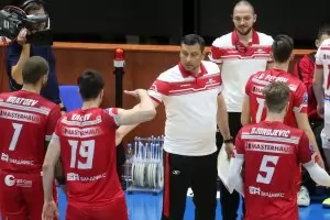 Шампионът победи носителя на купата във волейболното дерби