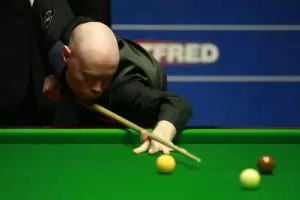 Член на Топ 16 е аут от "Крусибъл" след рекордно дълъг фрейм