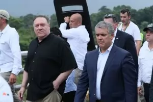 Помпео се закани на Мадуро от Колумбия