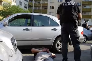 Заловената за трафик на мигранти група е съставена от българи