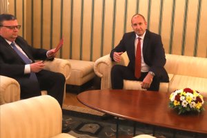 Главният прокурор Сотир Цацаров открито порица президента Румен Радев че