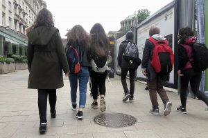 Кой от хъшовете в повестта Немили недраги е поет написал и