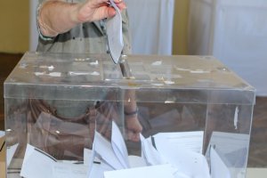 Около месец преди местните избори в края на септември нагласите в