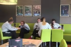  Женският ни волейболен тим замина за мачове със световните шампионки