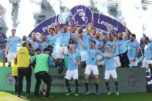 Хегемонът, който преди 10 г. нямаше врати на тоалетните