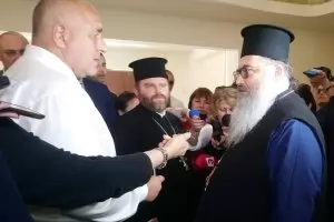 Борисов даде 1 млн. лв. за църква и пак нахока комунистите