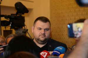 Депутатът бизнесмен от ДПС Делян Пеевски внезапно се появи в