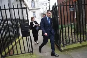 Huawei предизвика криза в 
             британското правителство