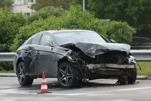 20-годишен помете с мощна кола 4 деца в София