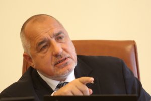 Министър председателят Бойко Борисов засега спира с оставките в кабинета въпреки