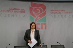 Напрежението и неяснотите пред БСП се увеличават главоломно преди заседанието