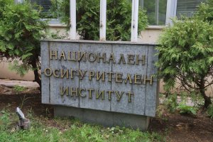 При една разрастваща се епидемия от коронавирус и хиляди под