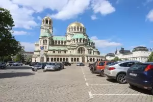 София маха депутатския паркинг зад парламента