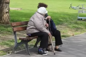 Българите и латвийците живеят най-малко от жителите на ЕС