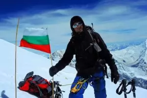 Алпинистът Иван Томов е загинал в Хималаите