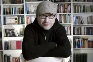 Книжният базар върви заедно с литературни дискусии