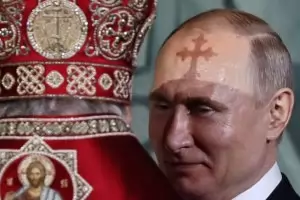 Путин падна по лице след хокеен мач (Видео)
