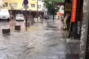 Ремонтираният център на София пак се превърна в езеро