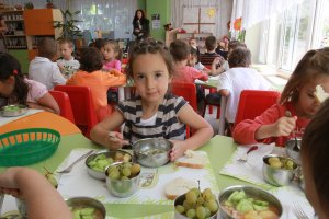 По малко зърнени храни и зеленчуци но повече яйца ядки и