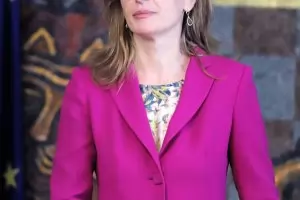 Захариева ще открие консулството в Барселона