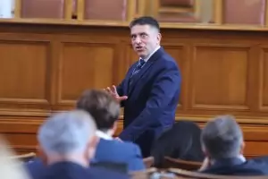 Данаил Кирилов праща 7 въпроса за тримата големи в КС