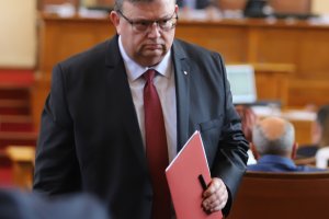 Главният прокурор Сотир Цацаров отказа на съуправляващата ВМРО да иска