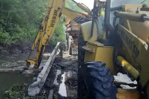 Речни корита пак се оказаха непочистени