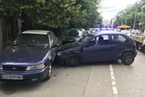 Градски автобус предизвика верижна катастрофа в София