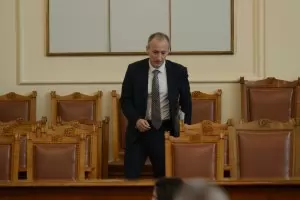 Промените за религията и телефоните в клас преодоляха първо четене