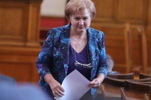 За да не се ослушват за задължението си да пускат