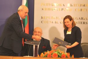 Извънредното положение стана причина близо 100 000 души да излязат