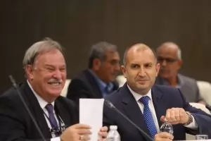 Румен Радев: Наемат се армии от полуграмотни тролове