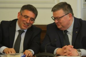 Има риск за международната репутация ако до 1 октомври България не