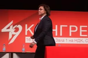 Само Борисов може да спаси Нинова от крах