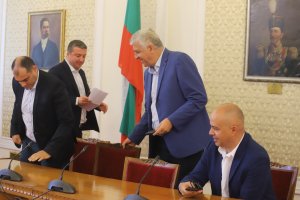 Левицата претърпя провал в опита си да намери съмишленици от