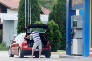 Напрежението обхванало световните пазари на суров петрол съвсем скоро ще