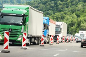 Нови препятствия по пътя към чужбина се очертават за туристите