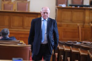 Представляващият Висшия съдебен съвет Боян Магдалинчев даде неубедителни обяснения защо